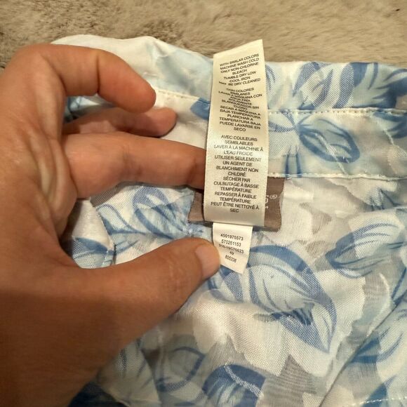 Chico’s Women Floral Button-Up Shirt Blue White Sheer Long Sleeve Blouse Size L - Picture 4 of 11